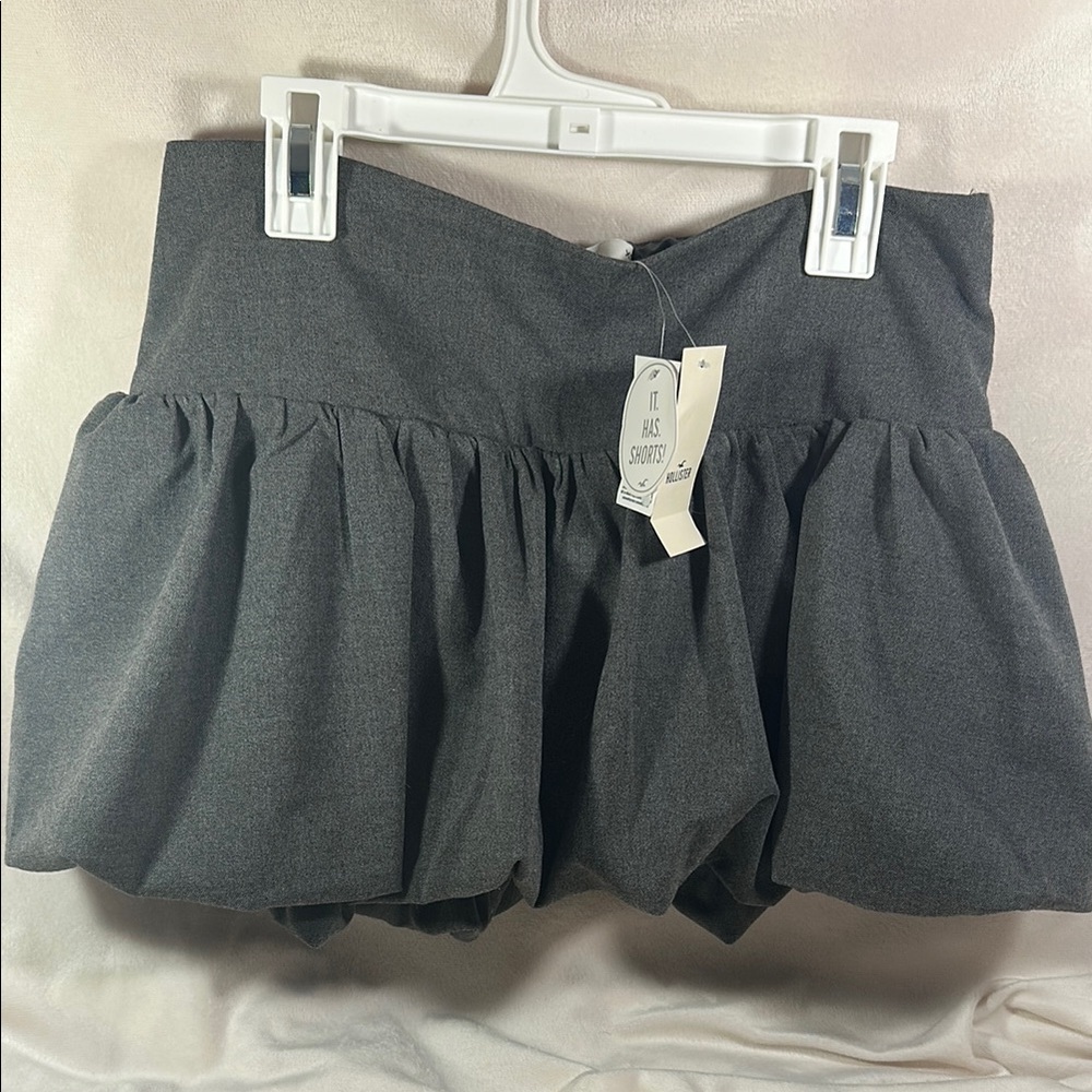 Hollister Gray Skorts with Waistband and Flowy Design